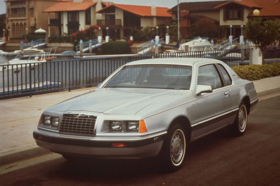  Ford Thunderbird 1984 года  (фото 10 из 10)